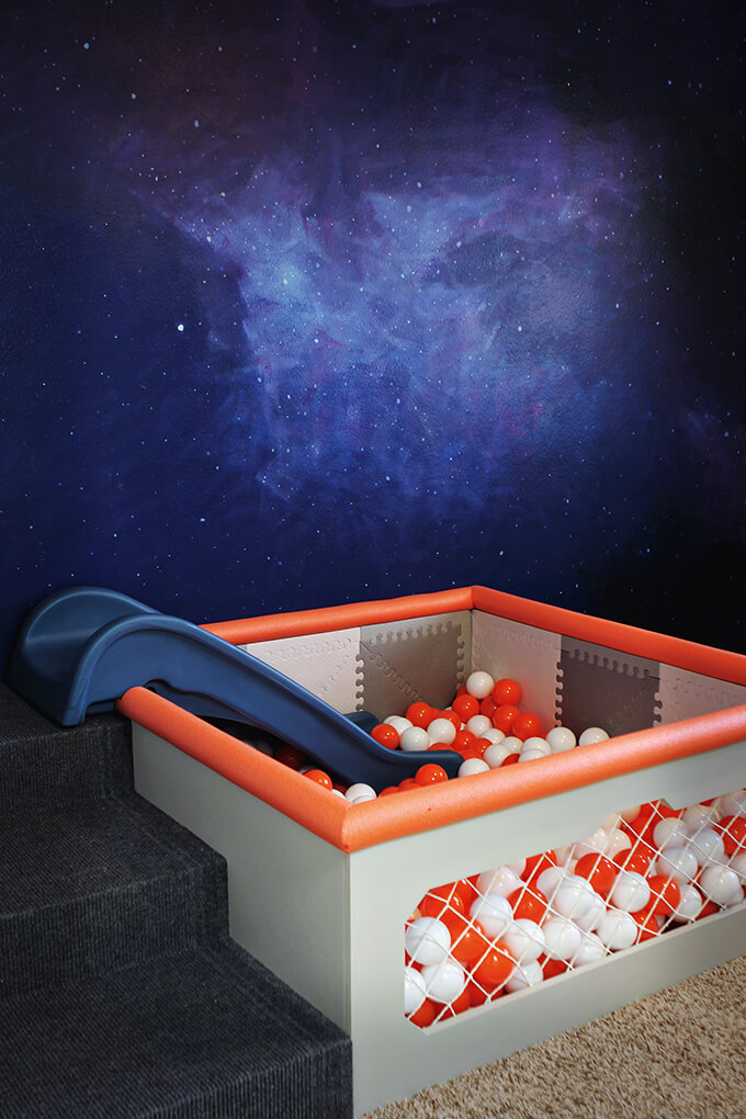Ball pit with slide for toddlers discount