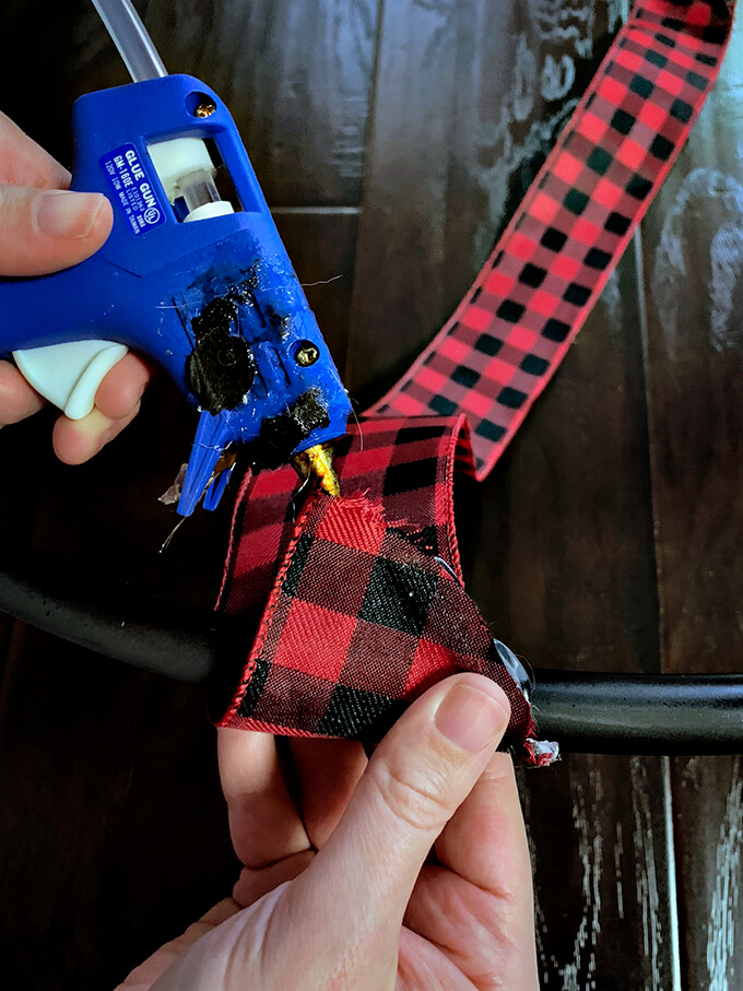 DIY Photo Holder made from Hula Hoop for Lumberjack Themed 1st birthday Party