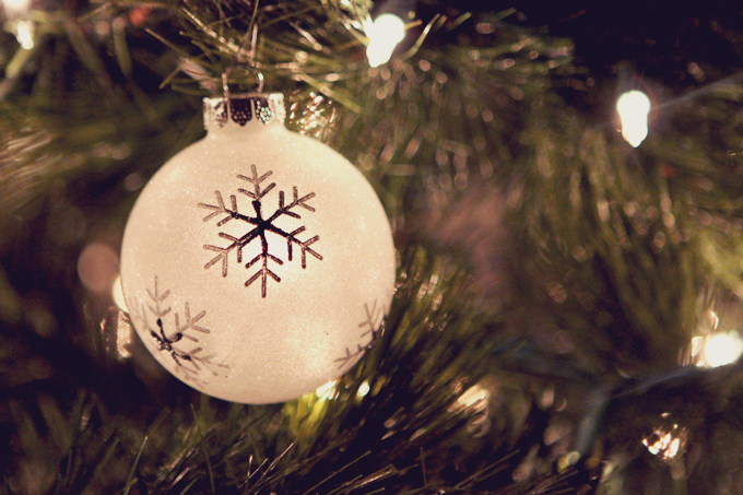 white snowflake ornament