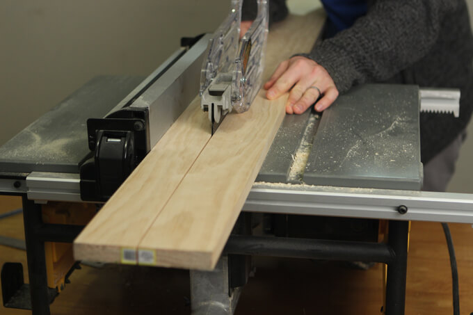 How to Frame Bathroom Mirrors